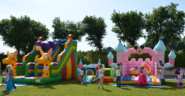 Gonfiabili Chiaravalle a noleggio Ancona giochi affitto per feste bambini compleanni cerimonie eventi matrimoni Gonfiabili Chiaravalle a noleggio Ancona giochi affitto per feste bambini compleanni cerimonie eventi matrimoni